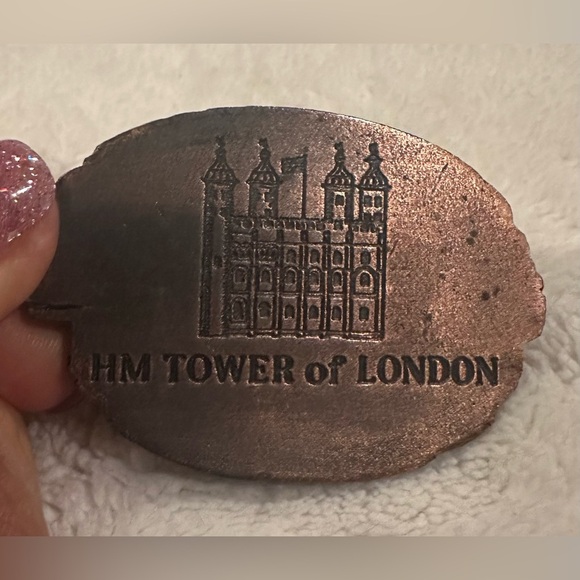 Tower of London souven hatchet and block paperweight - Picture 2 of 5